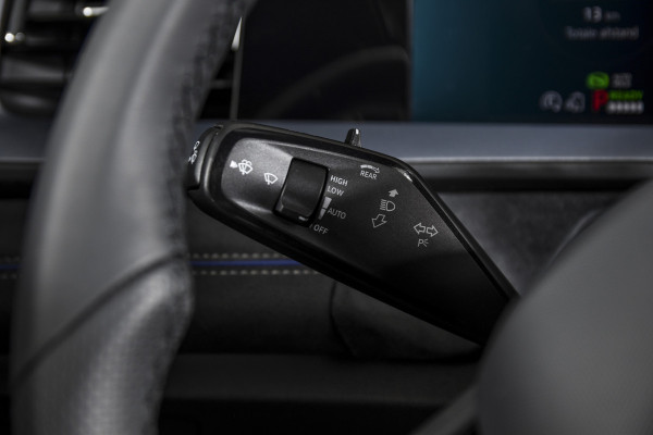 Volkswagen Tayron 1.5 eHybrid 272 PK R-Line Edition | Black Style Pakket | S/K-Panodak | Elek. Trekhaak | IQ. Light | Dig. Cockpit | Adapt. Cruise | Stoel-+Stuurverw. | 360 Camera | NAV+App. Connect | ECC | Elek. Klep | LM 20" | 0080