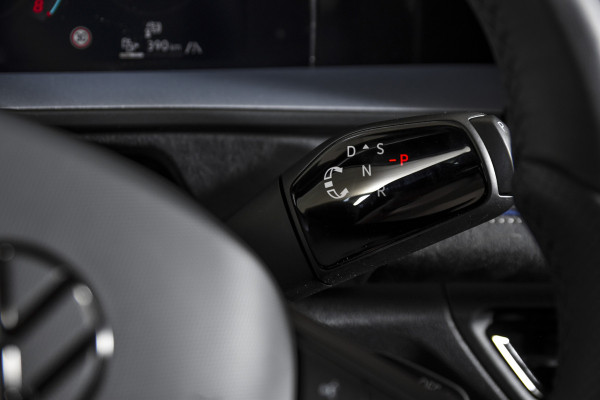 Volkswagen Tayron 1.5 eHybrid 272 PK R-Line Edition | Black Style Pakket | S/K-Panodak | Elek. Trekhaak | IQ. Light | Dig. Cockpit | Adapt. Cruise | Stoel-+Stuurverw. | 360 Camera | NAV+App. Connect | ECC | Elek. Klep | LM 20" | 0080