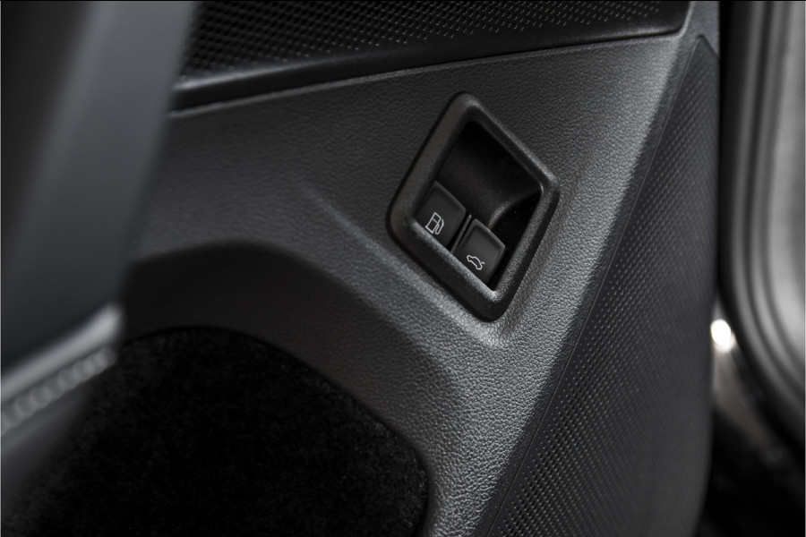 Volkswagen Tayron 1.5 eHybrid 272 PK R-Line Edition | Black Style Pakket | S/K-Panodak | Elek. Trekhaak | IQ. Light | Dig. Cockpit | Adapt. Cruise | Stoel-+Stuurverw. | 360 Camera | NAV+App. Connect | ECC | Elek. Klep | LM 20" | 0080