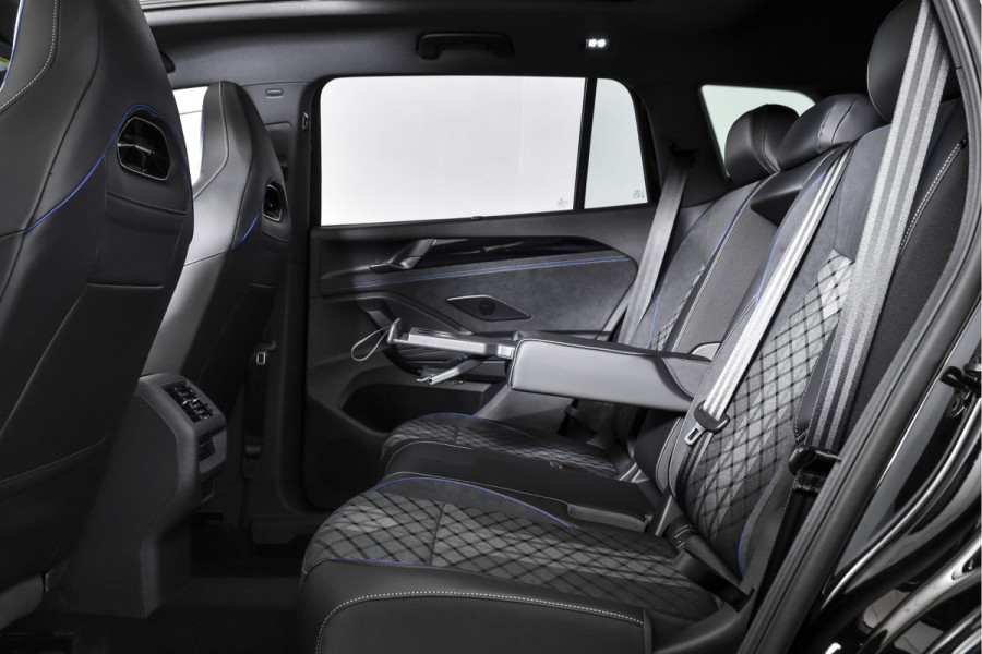 Volkswagen Tayron 1.5 eHybrid 272 PK R-Line Edition | Black Style Pakket | S/K-Panodak | Elek. Trekhaak | IQ. Light | Dig. Cockpit | Adapt. Cruise | Stoel-+Stuurverw. | 360 Camera | NAV+App. Connect | ECC | Elek. Klep | LM 20" | 0080