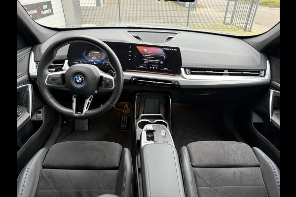 BMW X1 xDrive25e M SPORT TREKHAAK PANO