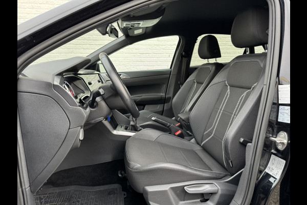 Volkswagen Polo 1.0 TSI Highline Adaptive cruise Climate control Navigatie DAB Bluetooth Parkeersensoren voor en achter