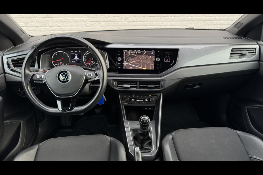 Volkswagen Polo 1.0 TSI Highline Adaptive cruise Climate control Navigatie DAB Bluetooth Parkeersensoren voor en achter