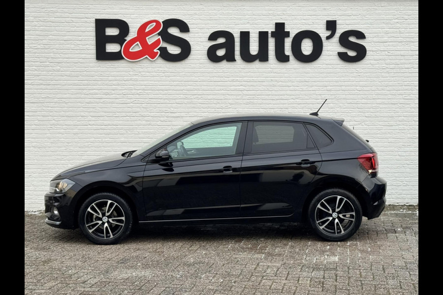 Volkswagen Polo 1.0 TSI Highline Adaptive cruise Climate control Navigatie DAB Bluetooth Parkeersensoren voor en achter
