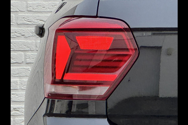 Volkswagen Polo 1.0 TSI Highline Adaptive cruise Climate control Navigatie DAB Bluetooth Parkeersensoren voor en achter