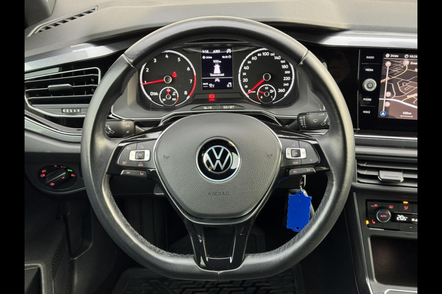 Volkswagen Polo 1.0 TSI Highline Adaptive cruise Climate control Navigatie DAB Bluetooth Parkeersensoren voor en achter