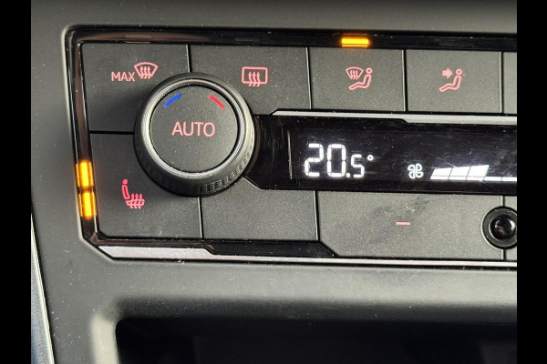 Volkswagen Polo 1.0 TSI Highline Adaptive cruise Climate control Navigatie DAB Bluetooth Parkeersensoren voor en achter