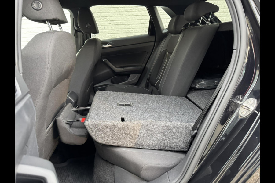 Volkswagen Polo 1.0 TSI Highline Adaptive cruise Climate control Navigatie DAB Bluetooth Parkeersensoren voor en achter