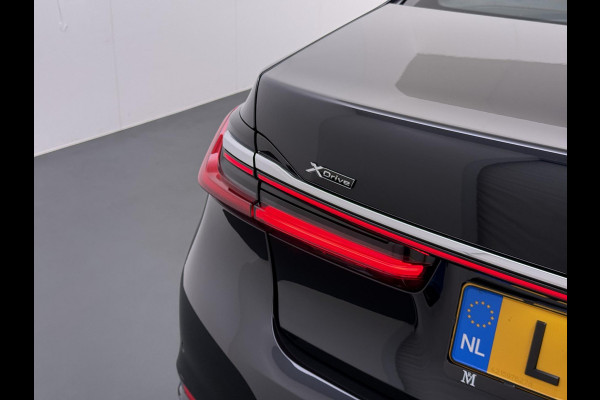 BMW 7 Serie 745Le xDrive High Executive MEGA VOL | INDIVIDUAL | BOWERS&WILKINS | LASER | DRIVING ASS. PROFF. | REAR SEAT ENTERTAINMENT| STOELVENTILATIE ACHTER| PANO|