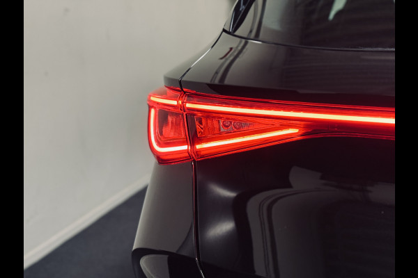 CUPRA Leon Sportstourer 1.4 e-Hybrid Business | Adapt.Cruise | Stuurverw. | Trekhaak