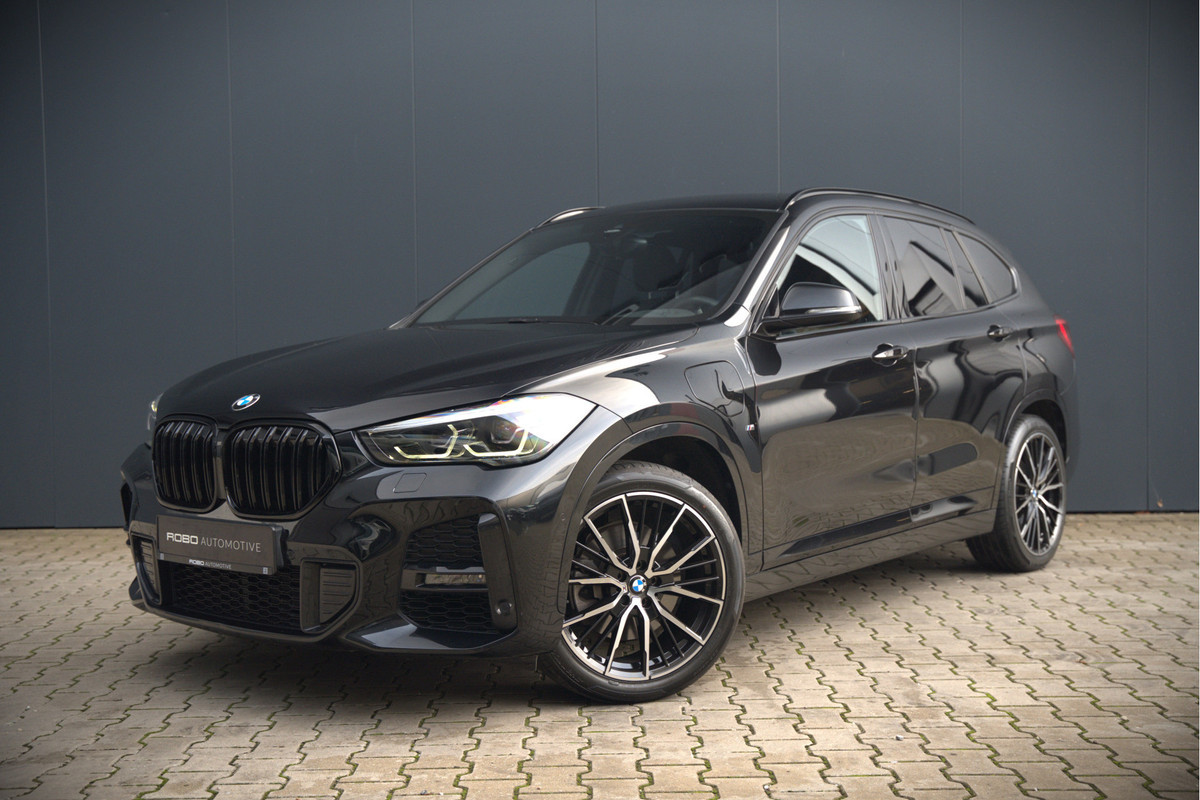 BMW X1 xDrive25e Business Ed. Plus M Sport | Adaptive Cruise Control | Vol Leder | Keyless | Camera | Stuurverwarming | Stoelverwarming | Shadow line | DAB | HIFI | Automaat | PDC | Navigatie |