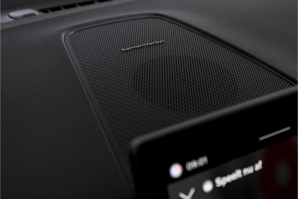 Volvo XC60 2.0 T8 Plug-in hybrid AWD Plus Black Edition - Facelift MY26 | S/K Panodak | Dig.Cockpit | Adapt.Cruise | Harman/Kardon | Stoel-+Stuurverw. | Elek. stoelen | 360 Camera | NAV+App.Connect | ECC | LM 21" | 2481