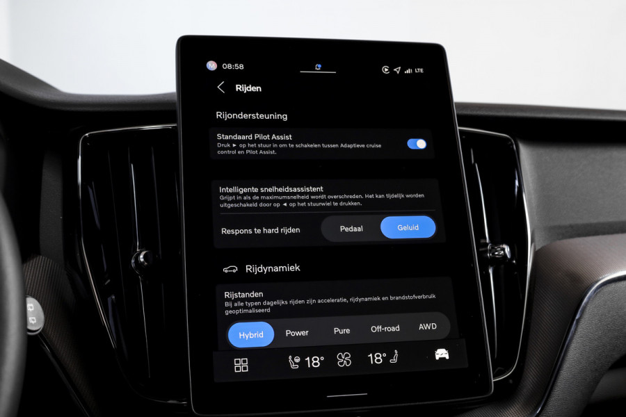 Volvo XC60 2.0 T8 Plug-in hybrid AWD Plus Black Edition - Facelift MY26 | S/K Panodak | Dig.Cockpit | Adapt.Cruise | Harman/Kardon | Stoel-+Stuurverw. | Elek. stoelen | 360 Camera | NAV+App.Connect | ECC | LM 21" | 2481