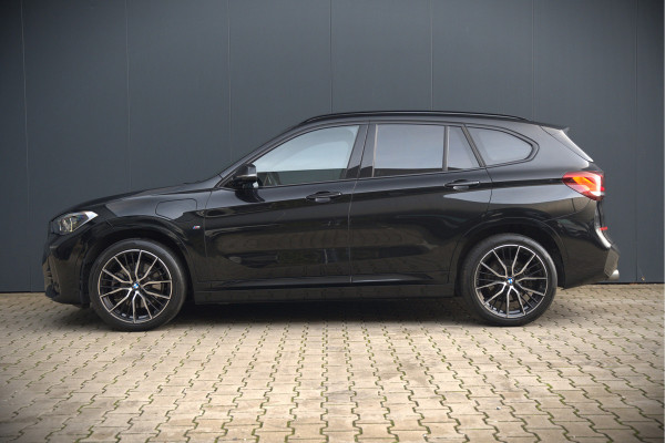 BMW X1 xDrive25e Business Ed. Plus M Sport | Adaptive Cruise Control | Vol Leder | Keyless | Camera | Stuurverwarming | Stoelverwarming | Shadow line | DAB | HIFI | Automaat | PDC | Navigatie |