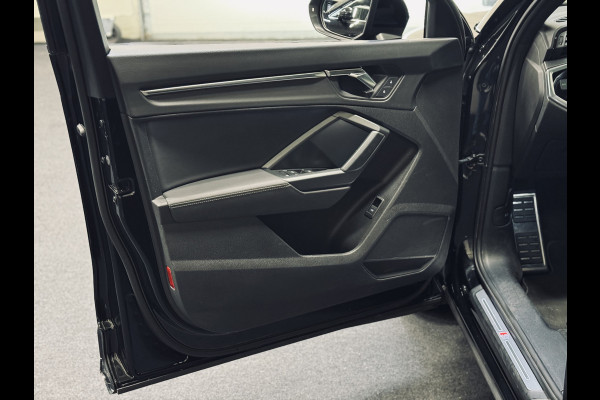 Audi Q3 35 TFSI S edition 2x S-Line | Panorama | Leder | Camera
