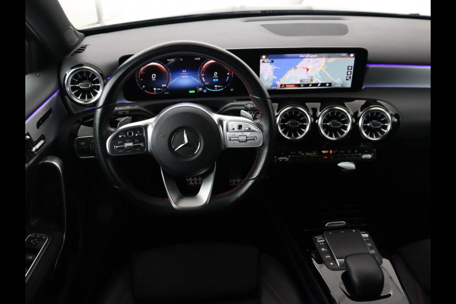 Mercedes-Benz A-Klasse 250e AMG Limited | Panoramadak | Stoelverwarming | Matrix LED | Memory | Carplay | Keyless | Camera | Navigatie | Full LED | PHEV | Plug In