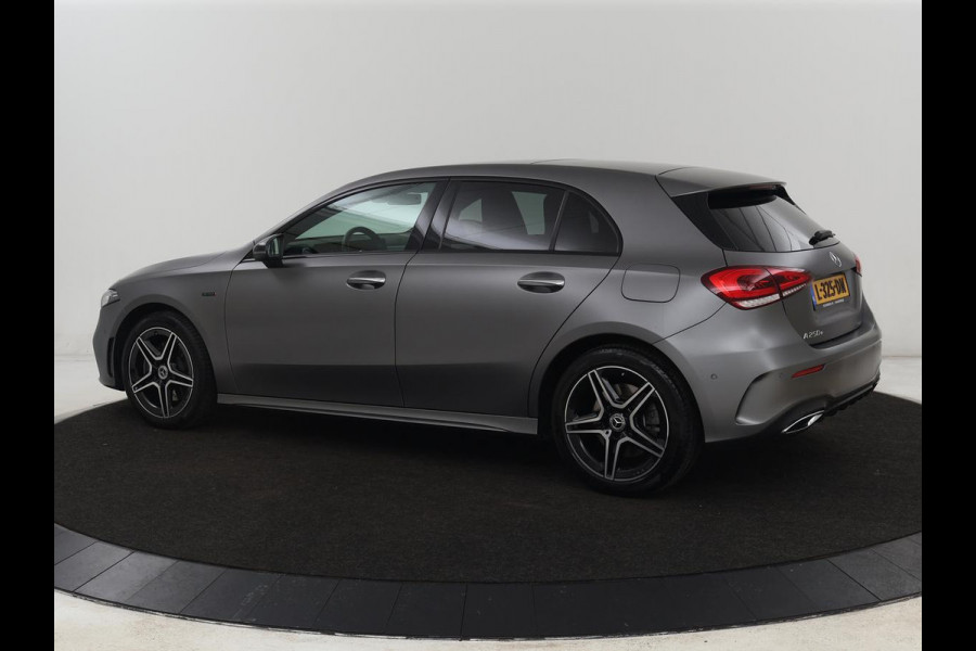 Mercedes-Benz A-Klasse 250e AMG Limited | Panoramadak | Stoelverwarming | Matrix LED | Memory | Carplay | Keyless | Camera | Navigatie | Full LED | PHEV | Plug In