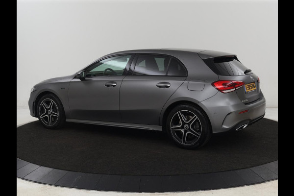 Mercedes-Benz A-Klasse 250e AMG Limited | Panoramadak | Stoelverwarming | Matrix LED | Memory | Carplay | Keyless | Camera | Navigatie | Full LED | PHEV | Plug In