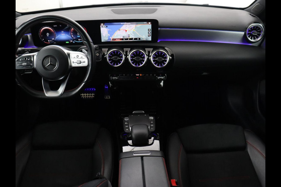 Mercedes-Benz A-Klasse 250e AMG Limited | Panoramadak | Stoelverwarming | Matrix LED | Memory | Carplay | Keyless | Camera | Navigatie | Full LED | PHEV | Plug In