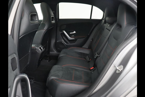 Mercedes-Benz A-Klasse 250e AMG Limited | Panoramadak | Stoelverwarming | Matrix LED | Memory | Carplay | Keyless | Camera | Navigatie | Full LED | PHEV | Plug In