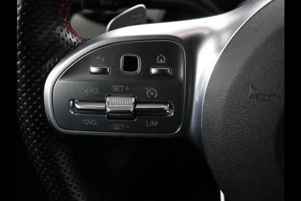 Mercedes-Benz A-Klasse 250e AMG Limited | Panoramadak | Stoelverwarming | Matrix LED | Memory | Carplay | Keyless | Camera | Navigatie | Full LED | PHEV | Plug In