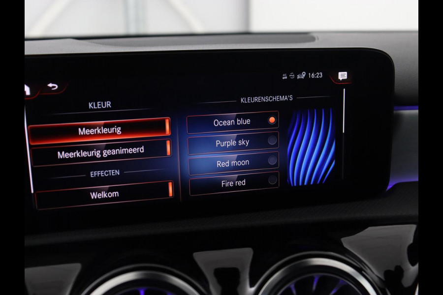 Mercedes-Benz A-Klasse 250e AMG Limited | Panoramadak | Stoelverwarming | Matrix LED | Memory | Carplay | Keyless | Camera | Navigatie | Full LED | PHEV | Plug In