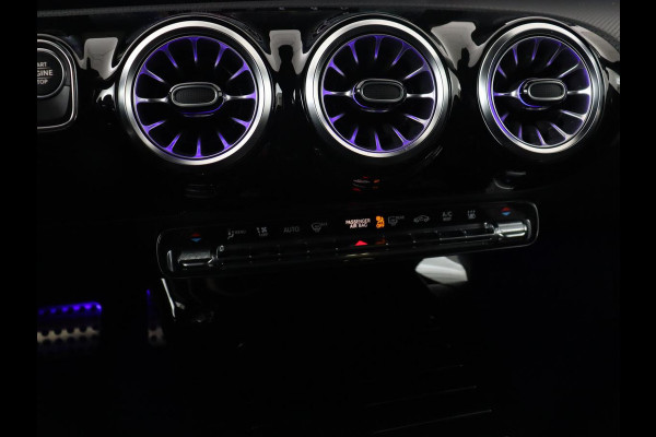 Mercedes-Benz A-Klasse 250e AMG Limited | Panoramadak | Stoelverwarming | Matrix LED | Memory | Carplay | Keyless | Camera | Navigatie | Full LED | PHEV | Plug In