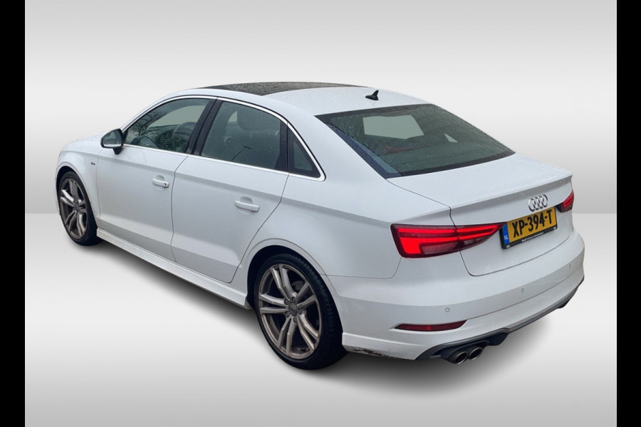 Audi A3 Limousine 35 TFSI CoD Sport S Line Edition / Panoramadak / Virtual Cockpit / Half leder / Navigatie / 18'' / Stoelverwarming / DAB / Cruise Control