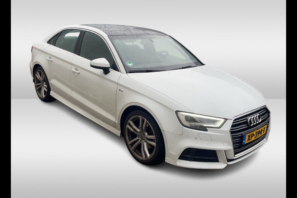 Audi A3 Limousine 35 TFSI CoD Sport S Line Edition / Panoramadak / Virtual Cockpit / Half leder / Navigatie / 18'' / Stoelverwarming / DAB / Cruise Control
