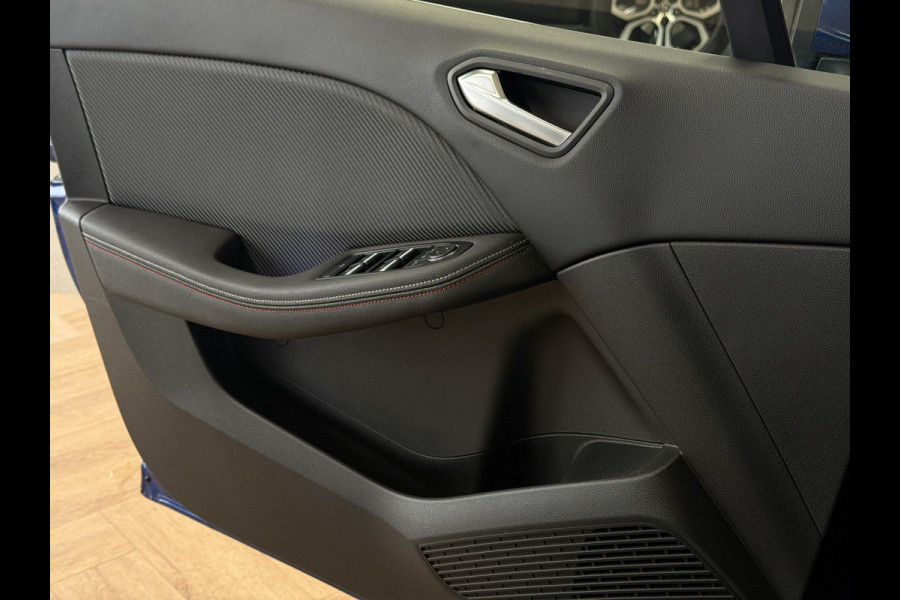 Renault Clio 1.3 TCe 130pk R.S. Line | Groot Navi | 17" | Camera | PDC V+A | Carplay | Led |