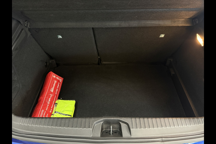 Renault Clio 1.3 TCe 130pk R.S. Line | Groot Navi | 17" | Camera | PDC V+A | Carplay | Led |