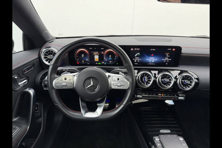 Mercedes-Benz CLA-Klasse Shooting Brake 250 e Business Solution AMG | Pano | Trekhaak | Memory | Camera | ACC | LED