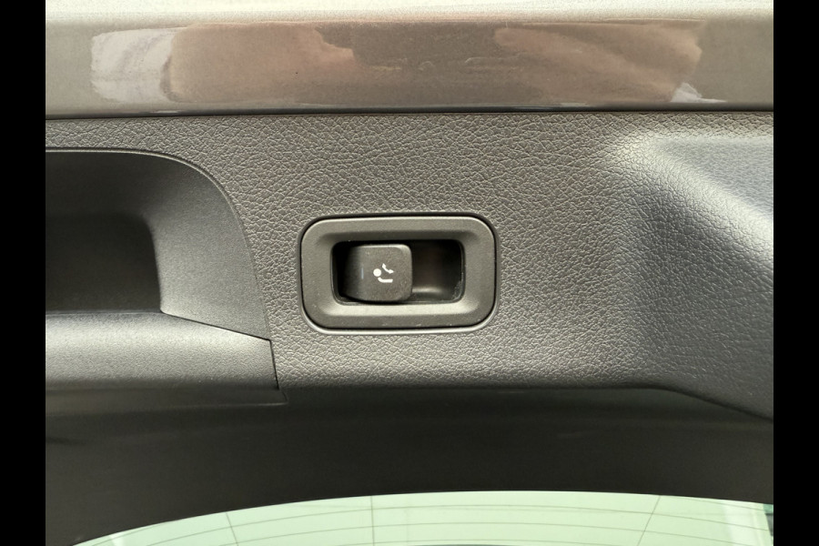 Mercedes-Benz CLA-Klasse Shooting Brake 250 e Business Solution AMG | Pano | Trekhaak | Memory | Camera | ACC | LED