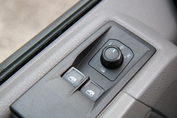 Volkswagen Crafter 35 2.0 TDI L4 / Bakwagen / Lage instap / Meubelbak / Luxe