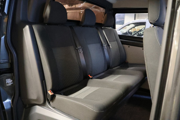 Ford Transit Custom 300 2.0 TDCI L2H1 DC | Dubbel Cabine | 5-Zitter | Stoelverwarming | DAB | PDC V+A | Cruise control | Trekhaak | MF Stuur | Airco | Nieuwe APK | NAP Logisch | Motorrevisie | Nieuwe distributiriem | Euro 6