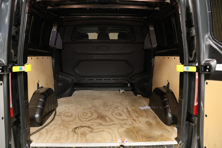 Ford Transit Custom 300 2.0 TDCI L2H1 DC | Dubbel Cabine | 5-Zitter | Stoelverwarming | DAB | PDC V+A | Cruise control | Trekhaak | MF Stuur | Airco | Nieuwe APK | NAP Logisch | Motorrevisie | Nieuwe distributiriem | Euro 6