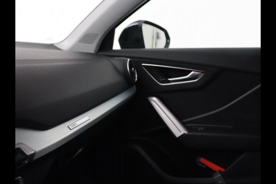 Audi Q2 30 TFSI epic | Full LED | Sportstoelen | Navigatie | Climate control | Cruise control | Parkeerhulp | Bluetooth