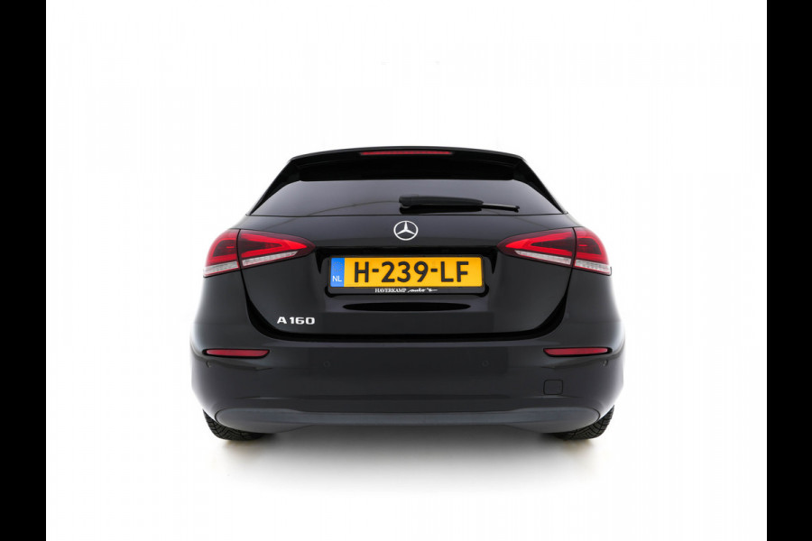 Mercedes-Benz A-Klasse 160 Business Solution (INCL-BTW) *LEATHER- FABRIC | FULL-LED | WIDE-SCREEN-COCKPIT | CAMERA | NAVI-FULLMAP | HEATED-COMFORTSEATS | ECC | PRIVACY-GLASS | PDC | KEYLESS | CRUISE | CARBON-INLAY | 16''ALU*