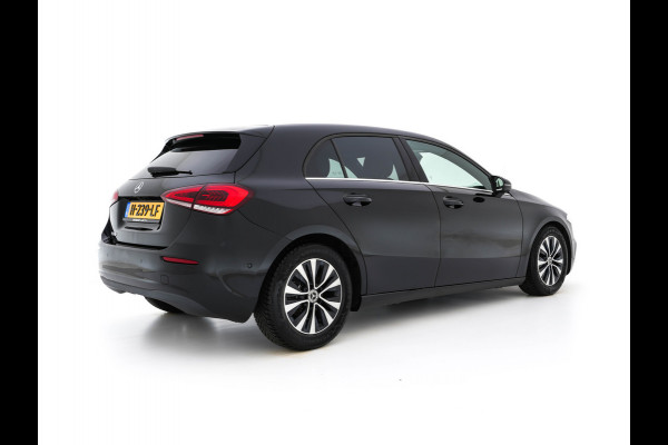 Mercedes-Benz A-Klasse 160 Business Solution (INCL-BTW) *LEATHER- FABRIC | FULL-LED | WIDE-SCREEN-COCKPIT | CAMERA | NAVI-FULLMAP | HEATED-COMFORTSEATS | ECC | PRIVACY-GLASS | PDC | KEYLESS | CRUISE | CARBON-INLAY | 16''ALU*