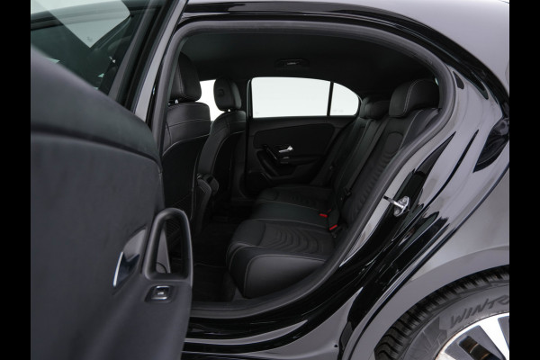 Mercedes-Benz A-Klasse 160 Business Solution (INCL-BTW) *LEATHER- FABRIC | FULL-LED | WIDE-SCREEN-COCKPIT | CAMERA | NAVI-FULLMAP | HEATED-COMFORTSEATS | ECC | PRIVACY-GLASS | PDC | KEYLESS | CRUISE | CARBON-INLAY | 16''ALU*