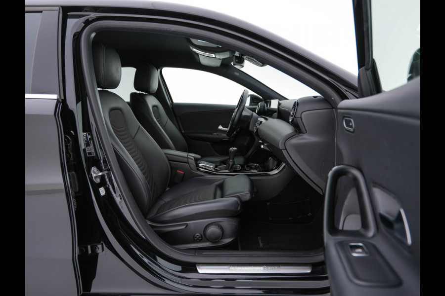 Mercedes-Benz A-Klasse 160 Business Solution (INCL-BTW) *LEATHER- FABRIC | FULL-LED | WIDE-SCREEN-COCKPIT | CAMERA | NAVI-FULLMAP | HEATED-COMFORTSEATS | ECC | PRIVACY-GLASS | PDC | KEYLESS | CRUISE | CARBON-INLAY | 16''ALU*
