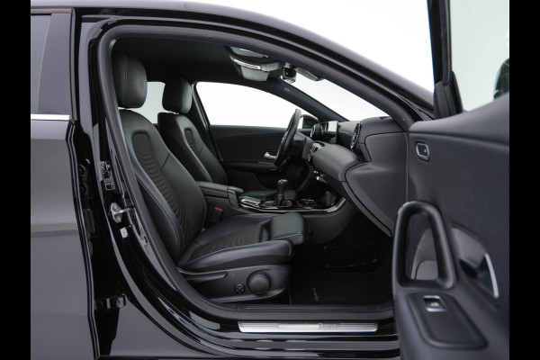 Mercedes-Benz A-Klasse 160 Business Solution (INCL-BTW) *LEATHER- FABRIC | FULL-LED | WIDE-SCREEN-COCKPIT | CAMERA | NAVI-FULLMAP | HEATED-COMFORTSEATS | ECC | PRIVACY-GLASS | PDC | KEYLESS | CRUISE | CARBON-INLAY | 16''ALU*