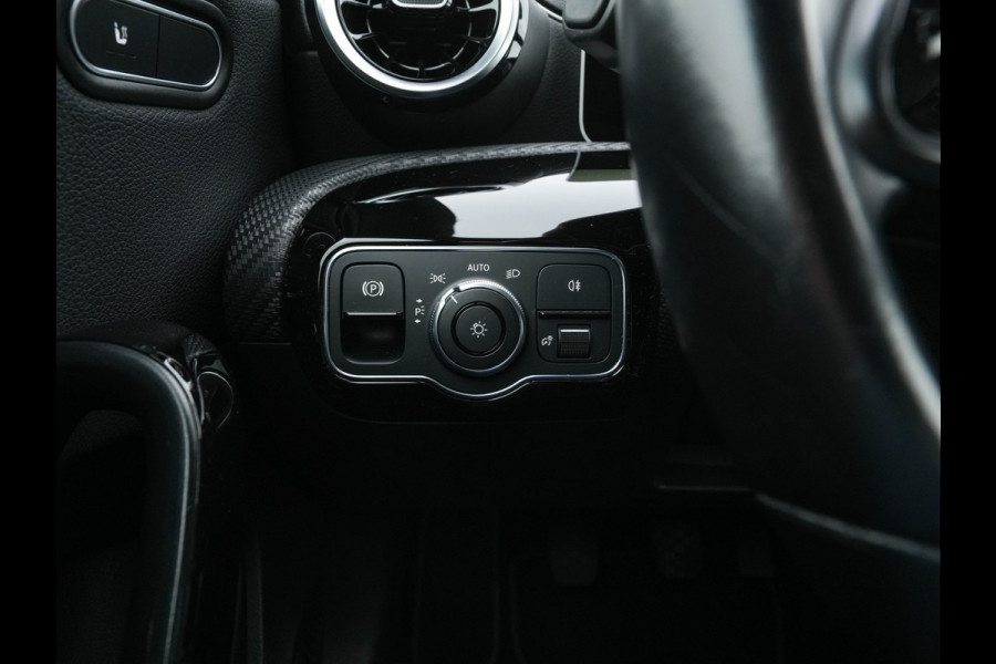 Mercedes-Benz A-Klasse 160 Business Solution (INCL-BTW) *LEATHER- FABRIC | FULL-LED | WIDE-SCREEN-COCKPIT | CAMERA | NAVI-FULLMAP | HEATED-COMFORTSEATS | ECC | PRIVACY-GLASS | PDC | KEYLESS | CRUISE | CARBON-INLAY | 16''ALU*