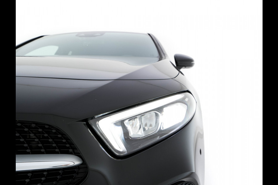 Mercedes-Benz A-Klasse 160 Business Solution (INCL-BTW) *LEATHER- FABRIC | FULL-LED | WIDE-SCREEN-COCKPIT | CAMERA | NAVI-FULLMAP | HEATED-COMFORTSEATS | ECC | PRIVACY-GLASS | PDC | KEYLESS | CRUISE | CARBON-INLAY | 16''ALU*
