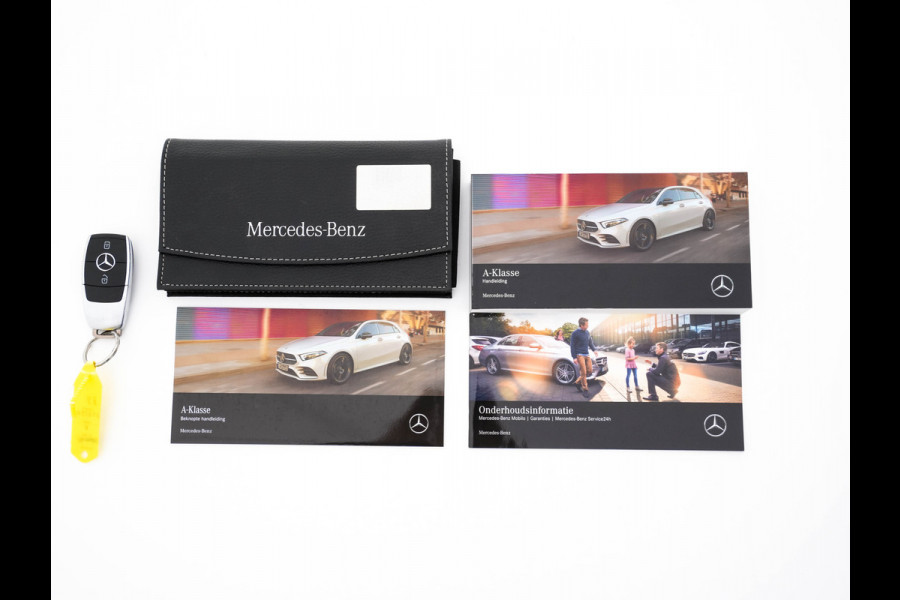 Mercedes-Benz A-Klasse 160 Business Solution (INCL-BTW) *LEATHER- FABRIC | FULL-LED | WIDE-SCREEN-COCKPIT | CAMERA | NAVI-FULLMAP | HEATED-COMFORTSEATS | ECC | PRIVACY-GLASS | PDC | KEYLESS | CRUISE | CARBON-INLAY | 16''ALU*