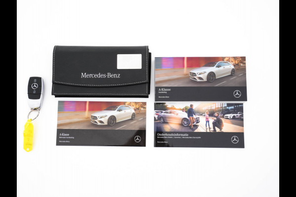 Mercedes-Benz A-Klasse 160 Business Solution (INCL-BTW) *LEATHER- FABRIC | FULL-LED | WIDE-SCREEN-COCKPIT | CAMERA | NAVI-FULLMAP | HEATED-COMFORTSEATS | ECC | PRIVACY-GLASS | PDC | KEYLESS | CRUISE | CARBON-INLAY | 16''ALU*