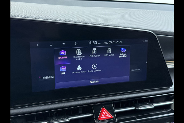 Kia Niro EV ExecutiveLine 64.8 kWh Trekhaak Leder SOH 98.5% Schuif-/kanteldak Adap.Cruise Camera Head-Up Display Apple Carplay Android Auto  Elek.Stoelen-Verwarmd/gekoeld+Memory Elek.Achterklep Stuurverwarming Lane Assist DAB 1e Eigenaar Origineel Nederlandse Auto Fabrieksgarantie tot 25-10-2029/150.000km € 50.000 nieuw!