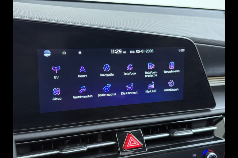 Kia Niro EV ExecutiveLine 64.8 kWh Trekhaak Leder SOH 98.5% Schuif-/kanteldak Adap.Cruise Camera Head-Up Display Apple Carplay Android Auto  Elek.Stoelen-Verwarmd/gekoeld+Memory Elek.Achterklep Stuurverwarming Lane Assist DAB 1e Eigenaar Origineel Nederlandse Auto Fabrieksgarantie tot 25-10-2029/150.000km € 50.000 nieuw!