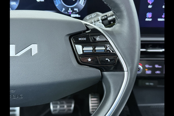 Kia Niro EV ExecutiveLine 64.8 kWh Trekhaak Leder SOH 98.5% Schuif-/kanteldak Adap.Cruise Camera Head-Up Display Apple Carplay Android Auto  Elek.Stoelen-Verwarmd/gekoeld+Memory Elek.Achterklep Stuurverwarming Lane Assist DAB 1e Eigenaar Origineel Nederlandse Auto Fabrieksgarantie tot 25-10-2029/150.000km € 50.000 nieuw!