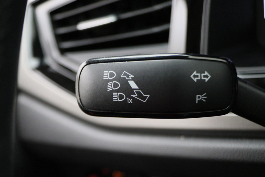 Volkswagen Polo 1.0 TSI Comfortline Business Virtual Cockpit, Climate, ACC, Apple Carplay, Afn. Trekhaak, PDC